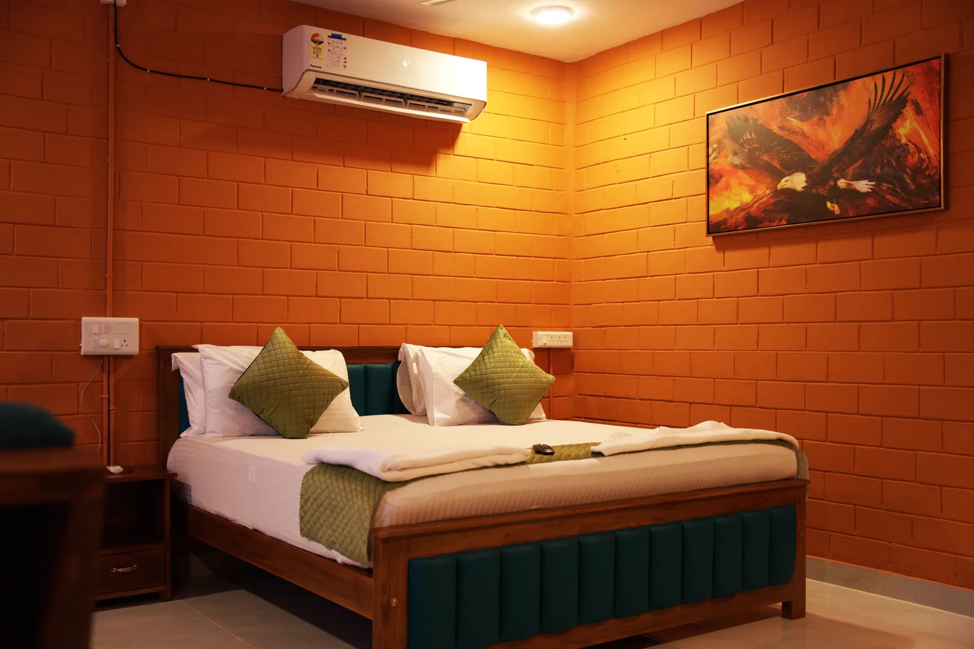 Deluxe Room Comfort